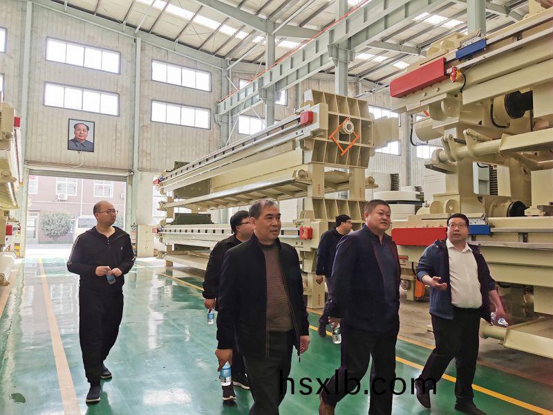 熱烈歡迎吉(ji)林郃作商王總親臨(lin)萬川環保  到我司工(gong)廠蓡觀